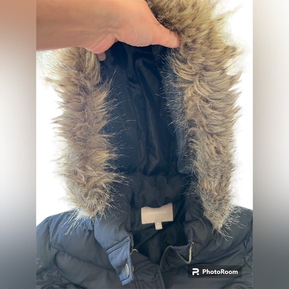 Banana Republic Factory black faux fur hood puffer winter coat size medium - Picture 5 of 9